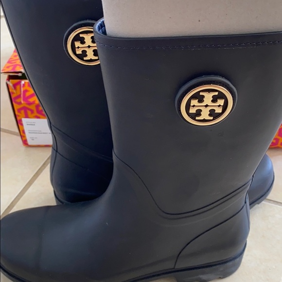 tory burch maureen rain boots